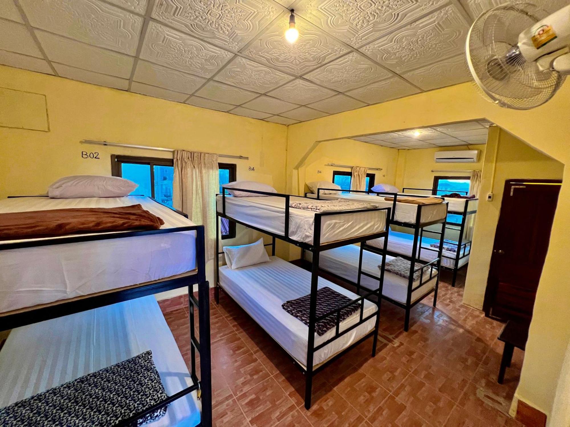 Easy Go Backpacker Hostel Vang Vieng Εξωτερικό φωτογραφία