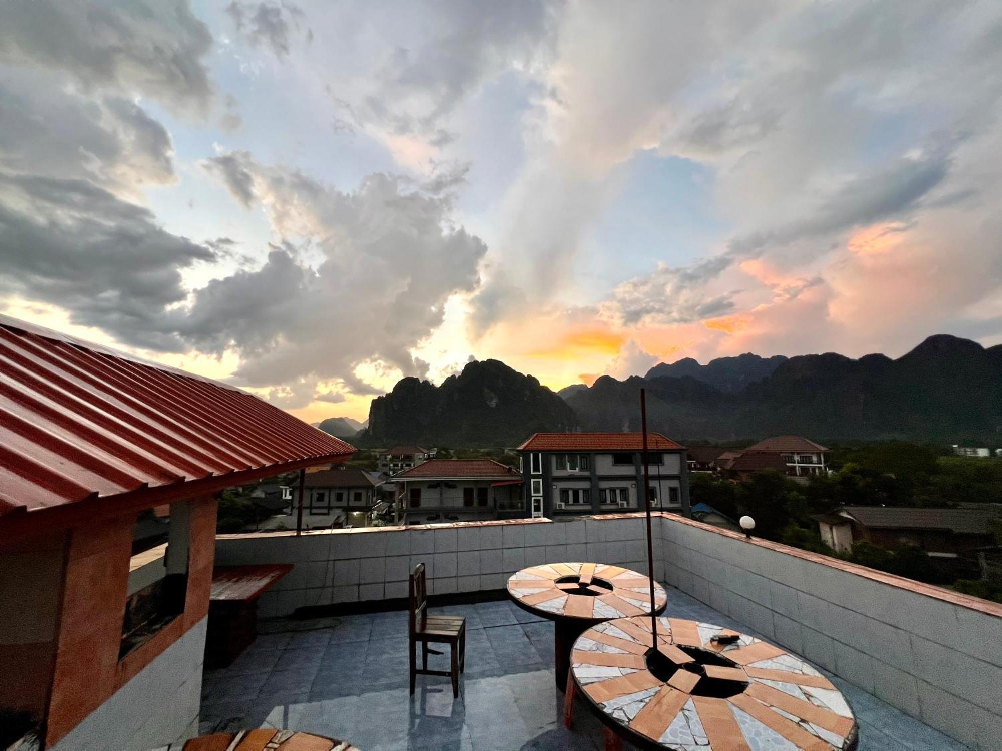 Easy Go Backpacker Hostel Vang Vieng Εξωτερικό φωτογραφία