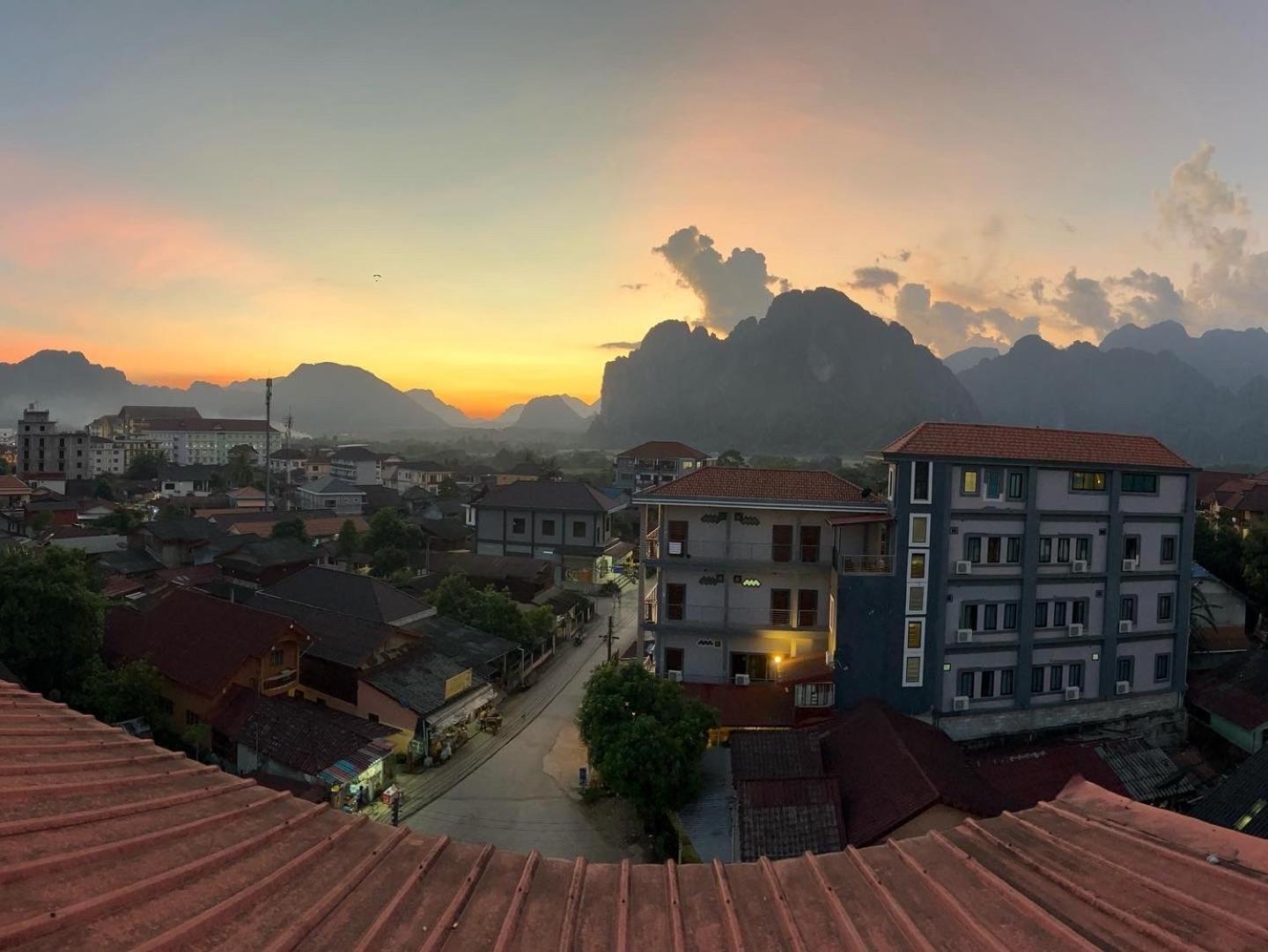 Easy Go Backpacker Hostel Vang Vieng Εξωτερικό φωτογραφία