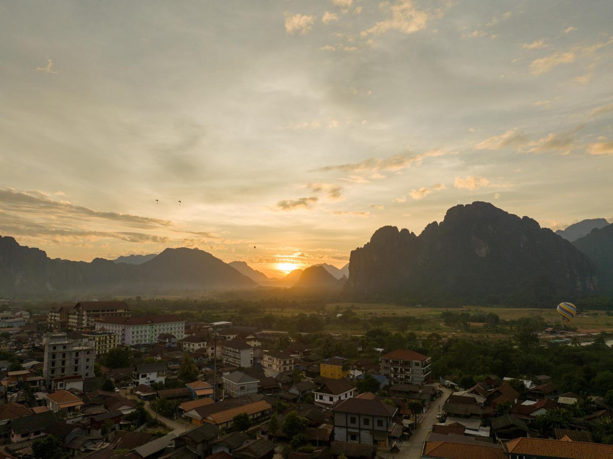 Easy Go Backpacker Hostel Vang Vieng Εξωτερικό φωτογραφία