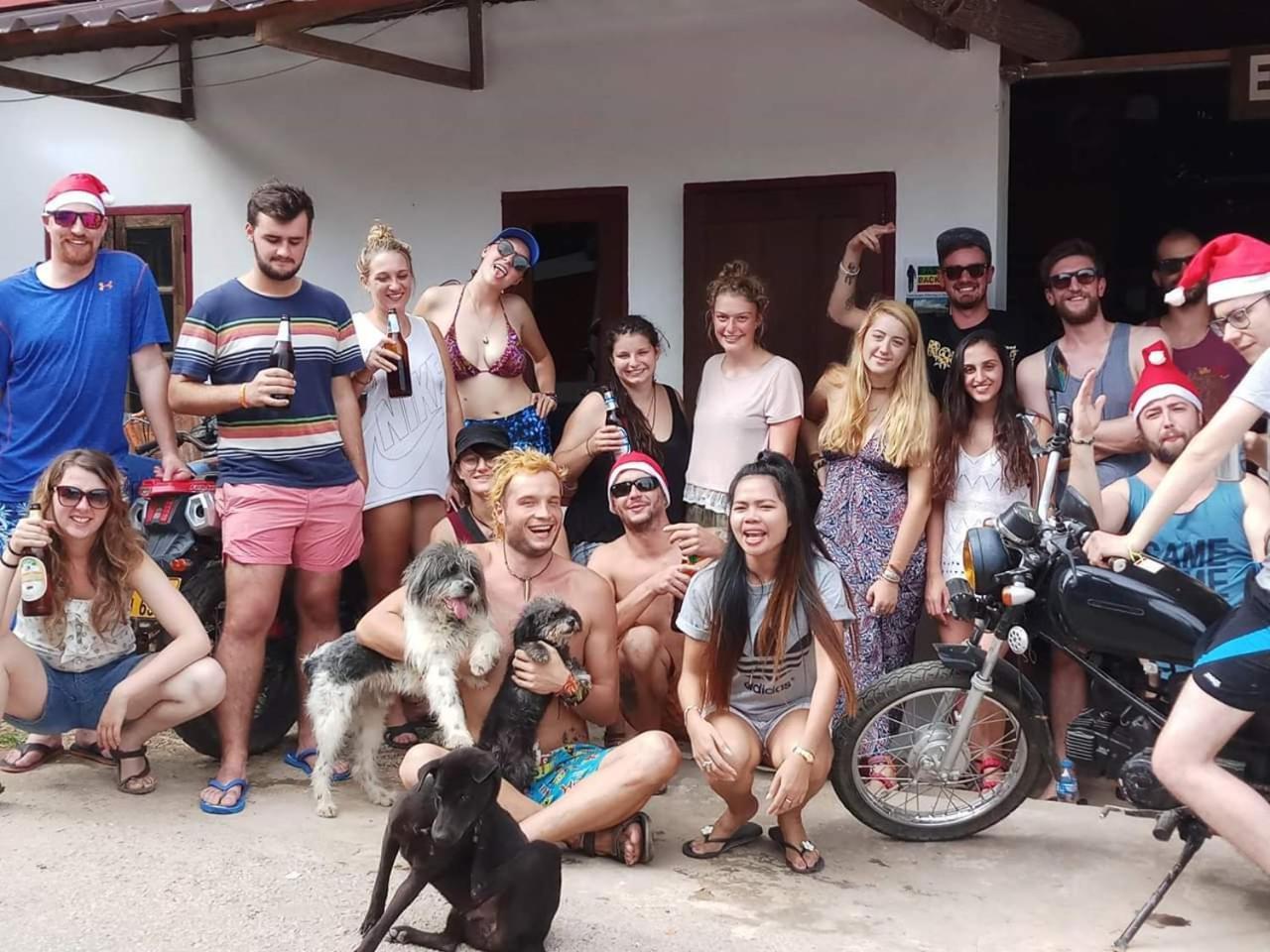 Easy Go Backpacker Hostel Vang Vieng Εξωτερικό φωτογραφία